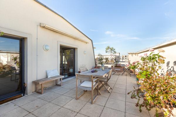 Levallois Perret /Anatole France-  Dernier étage avec terrasse de  40m²