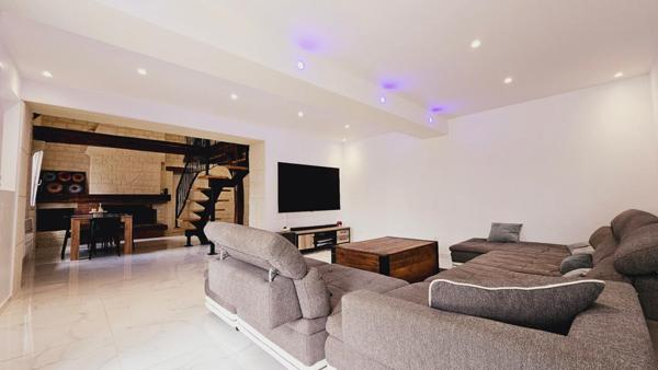 MAISON RENOVÉE 180M² 5 PIECES 4 CHAMBRES DÉPENDANCE