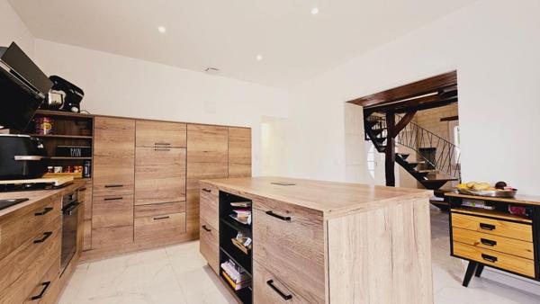 MAISON RENOVÉE 180M² 5 PIECES 4 CHAMBRES DÉPENDANCE