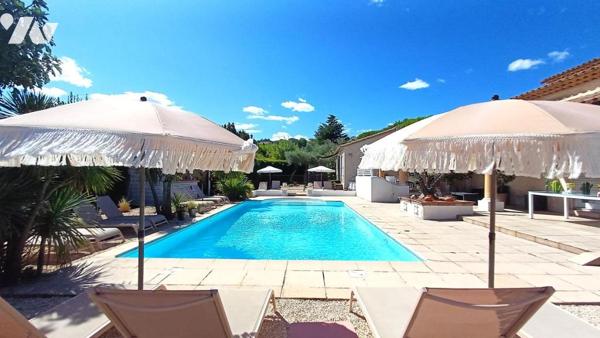 Sur les hauteurs d'ALES, Villa avec piscine et 5 gîtes aux notes modernes et dépaysantes