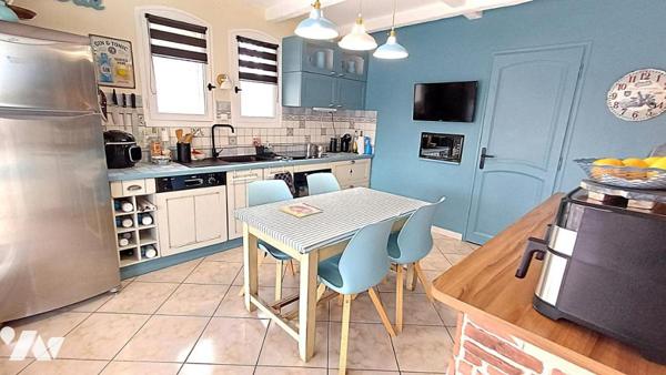 Sur les hauteurs d'ALES, Villa avec piscine et 5 gîtes aux notes modernes et dépaysantes