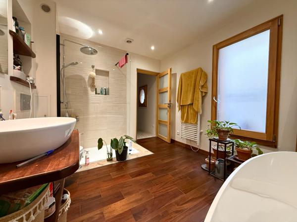 Lodève (34700) EN EXCLUSIVITE ! MAISON DE CARACTÈRE RÉNOVÉE DE BOUT EN BOUT