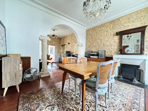 A vendre dans le centre ville de Périgueux, jolie MAISON DE VILLE DE TYPE 4 AVEC JARDIN