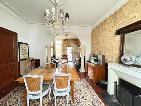 A vendre dans le centre ville de Périgueux, jolie MAISON DE VILLE DE TYPE 4 AVEC JARDIN