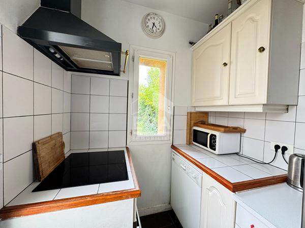 A vendre dans le centre ville de Périgueux, jolie MAISON DE VILLE DE TYPE 4 AVEC JARDIN