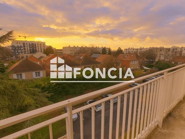 À vendre Studio 86 m² - Rueil-malmaison 92500