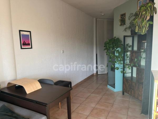 LA CIOTAT (13) – T2 de 43,24 m² au dernier étage avec ascenseur, balcon et vue dégagée