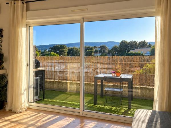 LA CIOTAT (13) – T2 de 43,24 m² au dernier étage avec ascenseur, balcon et vue dégagée