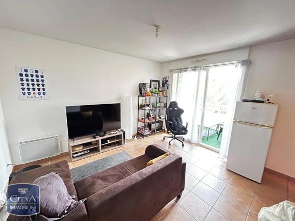 Appartement à louer 2 pièces 37m² Saint-Pierre-du-Mont (40280)