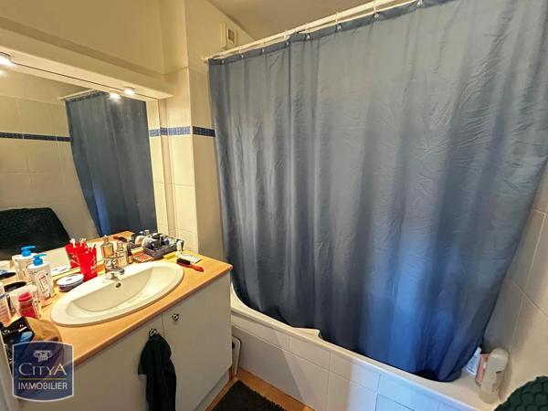 Appartement à louer 2 pièces 37m² Saint-Pierre-du-Mont (40280)