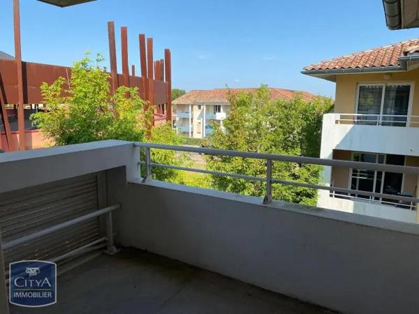 Appartement à louer 2 pièces 37m² Saint-Pierre-du-Mont (40280)