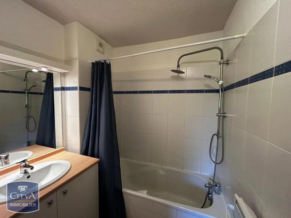Appartement à louer 2 pièces 37m² Saint-Pierre-du-Mont (40280)