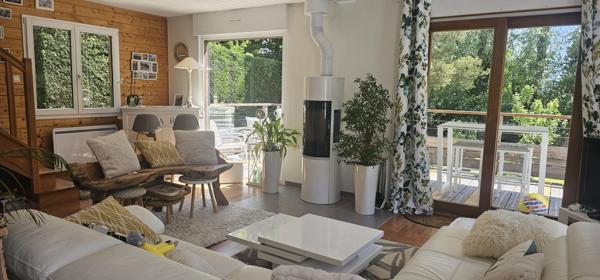 Gap (05000) TRES BELLE MAISON AVEC PISCINE SUR GRAND TERRAIN CLOS