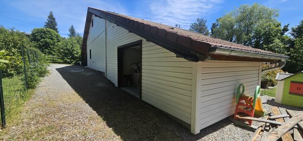 Gap (05000) TRES BELLE MAISON AVEC PISCINE SUR GRAND TERRAIN CLOS