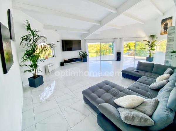 ✨ Maison d’exception à vendre – Domaine du Golf à Juvignac ✨