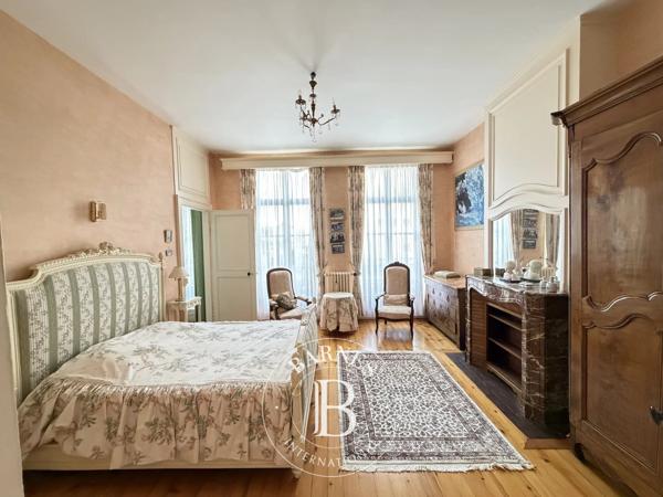 Arras, Hôtel particulier 7 Chambres -  470 m² à vendre