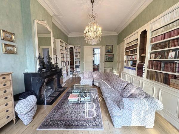 Arras, Hôtel particulier 7 Chambres -  470 m² à vendre