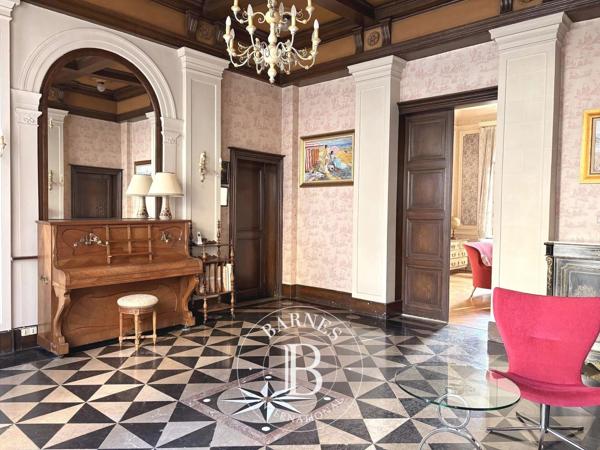 Arras, Hôtel particulier 7 Chambres -  470 m² à vendre
