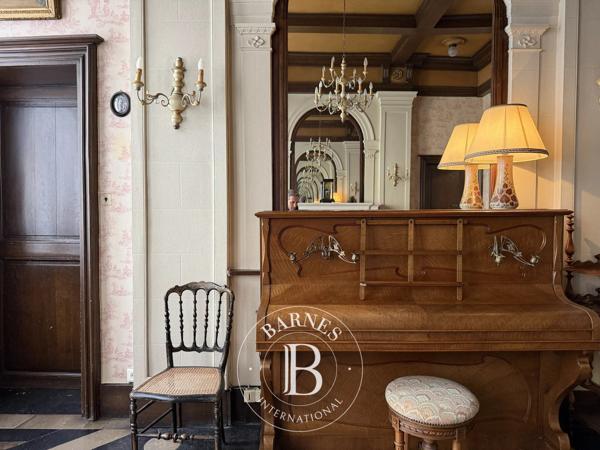 Arras, Hôtel particulier 7 Chambres -  470 m² à vendre
