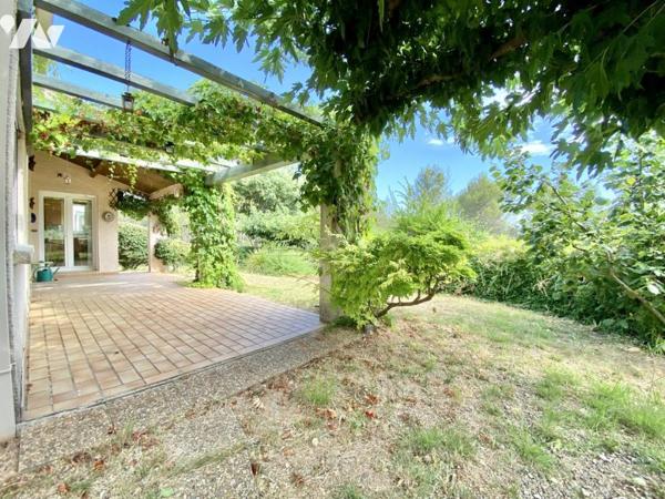 Maison de plain pied avec vue dégagée sur la nature