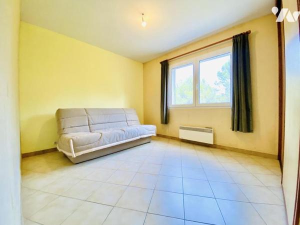 Maison de plain pied avec vue dégagée sur la nature