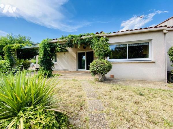 Maison de plain pied avec vue dégagée sur la nature