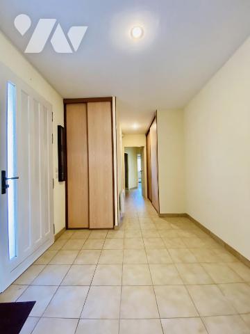 Maison de plain pied avec vue dégagée sur la nature