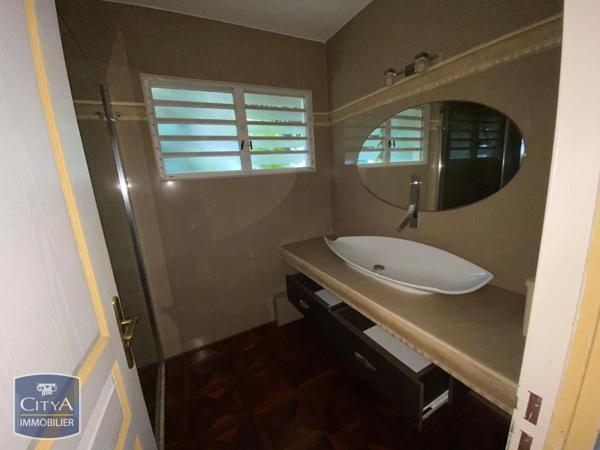 Maison à louer 4 pièces 80.24m² Saint-Paul (97460)