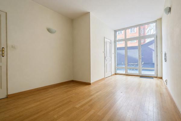 Vauban, très bel appartement d'environ 180 m² avec cour.