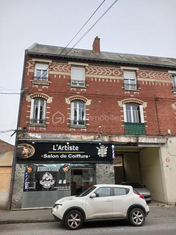 Immeuble commercial de 220 m²