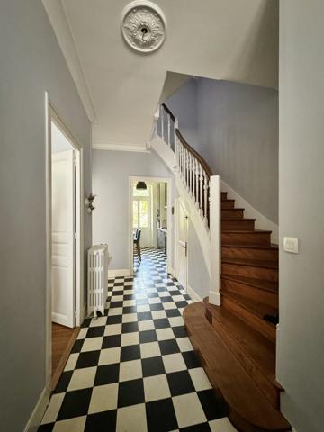 Maison  7 pièce(s)  5 chambre(s)  145 m²