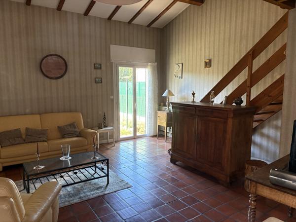 Maison avec 3 chambres, jardin, garage, proche des commodités