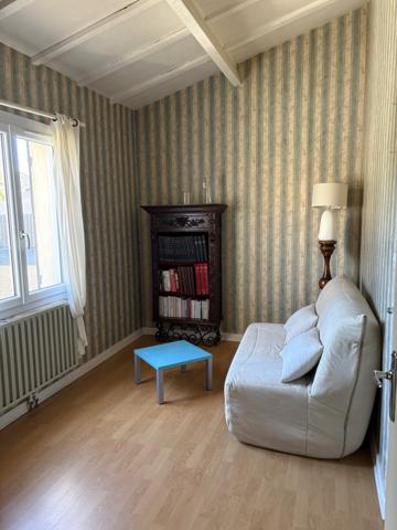 Maison avec 3 chambres, jardin, garage, proche des commodités