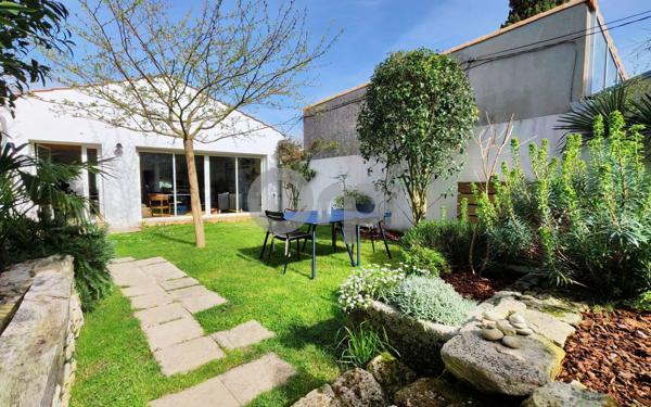 Maison à vendre    6 pièces •  La Rochelle
