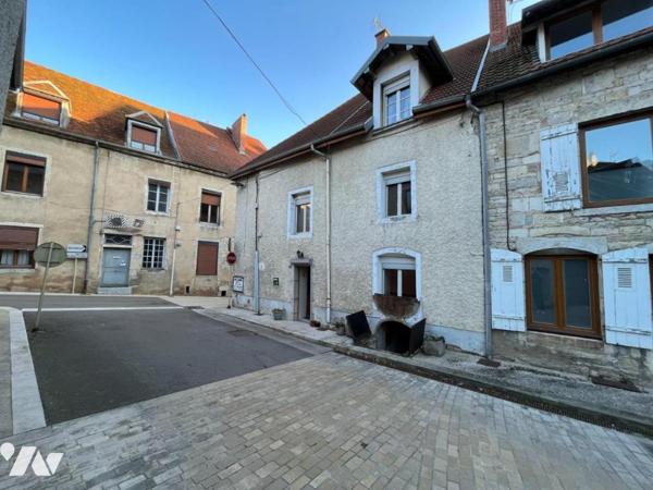 MAISON DE VILLE AVEC GARAGE A MARNAY