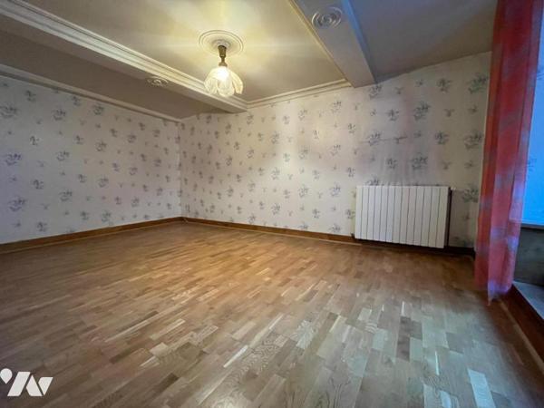 MAISON DE VILLE AVEC GARAGE A MARNAY