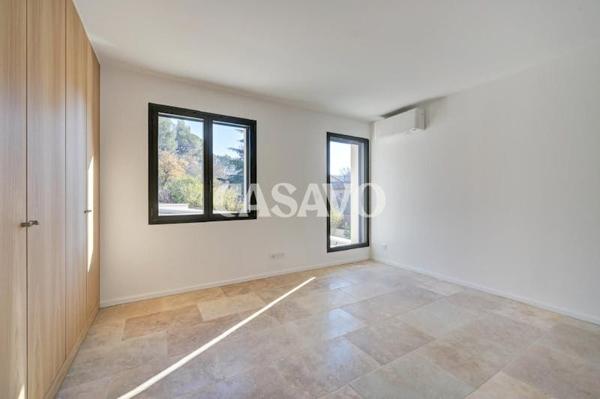 Vente Maison 5 pièces de 135m² - 13080 Aix-en-Provence