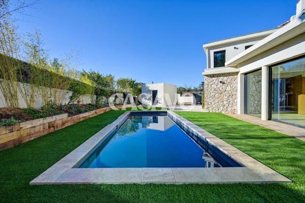 Vente Maison 5 pièces de 135m² - 13080 Aix-en-Provence