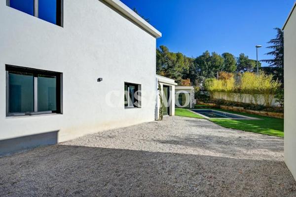 Vente Maison 5 pièces de 135m² - 13080 Aix-en-Provence