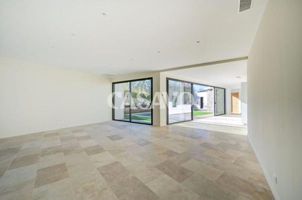 Vente Maison 5 pièces de 135m² - 13080 Aix-en-Provence