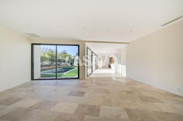 Vente Maison 5 pièces de 135m² - 13080 Aix-en-Provence