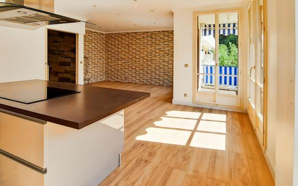 Appartement à vendre    3 pièces • 84 m2 Nice
