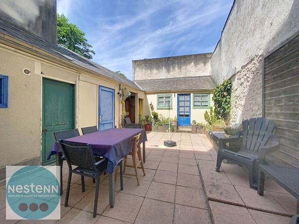 Maison de ville des années 30 rénovée en 2017 - 4 pièces Saint-Marceau / Cigogne Orléans 110 m2 et sa cour privée sans vis à vis