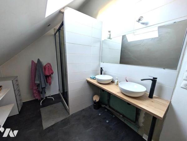 Maison proche Sandun