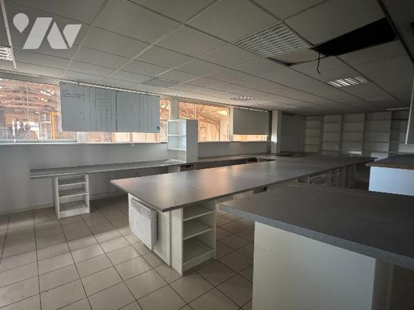 À VENDRE – LOCAL D’ACTIVITÉ À TRÉVÉ