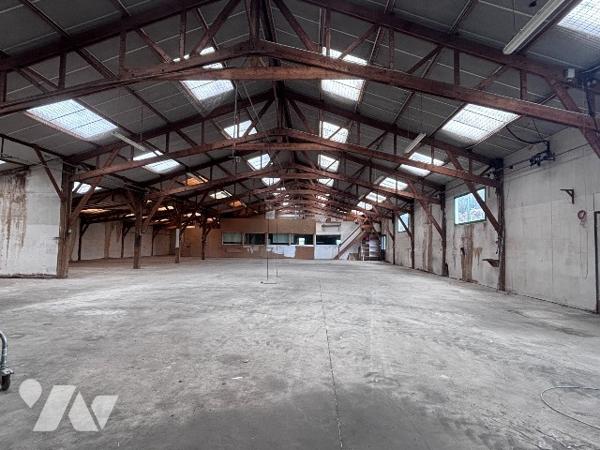À VENDRE – LOCAL D’ACTIVITÉ À TRÉVÉ
