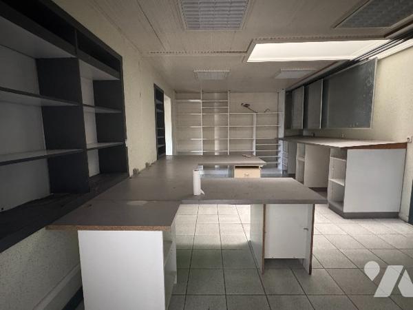 À VENDRE – LOCAL D’ACTIVITÉ À TRÉVÉ