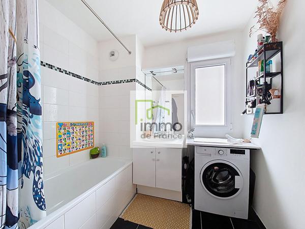 A VENDRE ST ANDRE - QUARTIER STE HELENE - T3 + 2 places de parkings