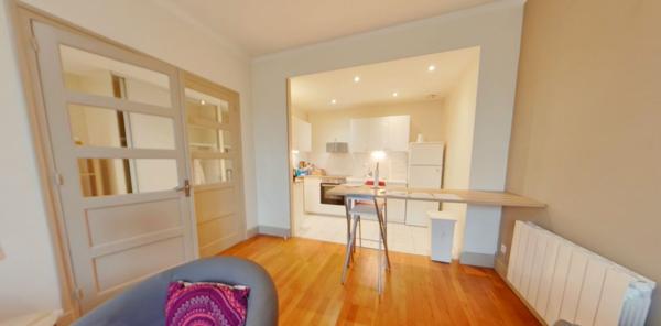 APPARTEMENT T4 A LOUER - LYON 8EME ARRONDISSEMENT Colbert 79.21 m 2 1 185 € charges comprises par mois