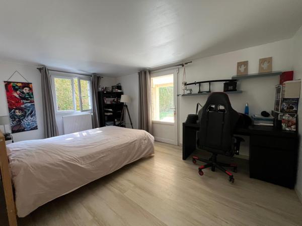 Maison 6 Pièces 175 m2 5 Chambres Terrain 1072m2.